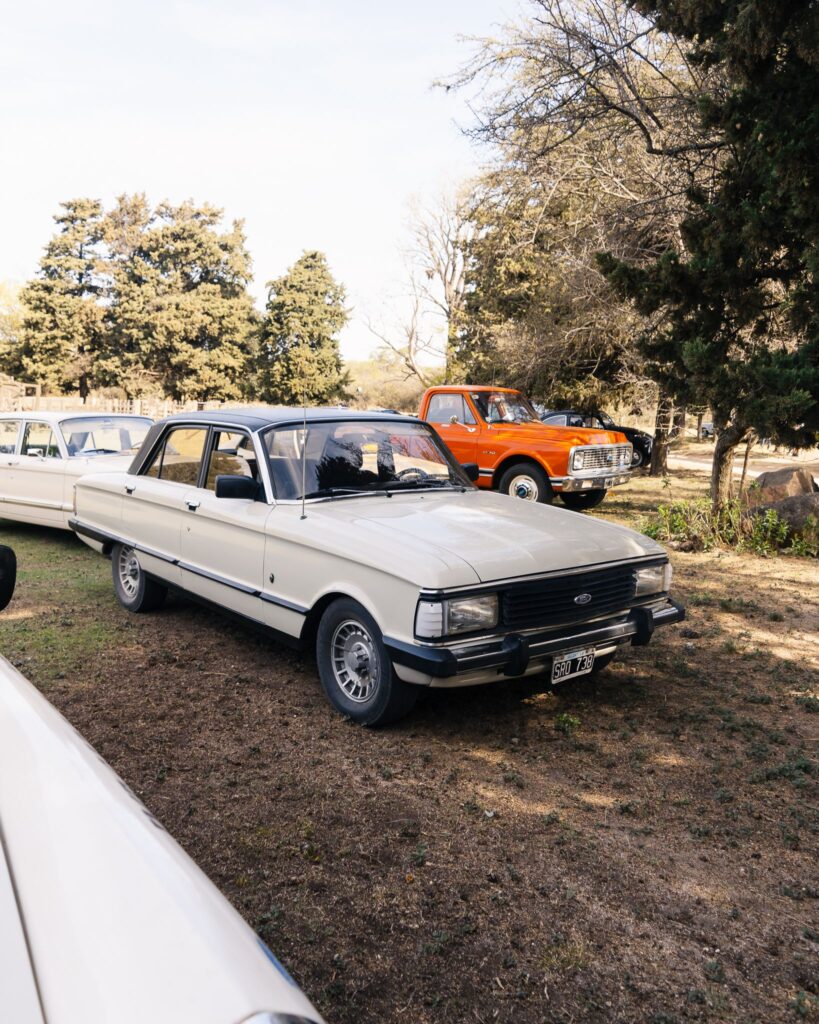 AVAR | Caravana de autos clásicos