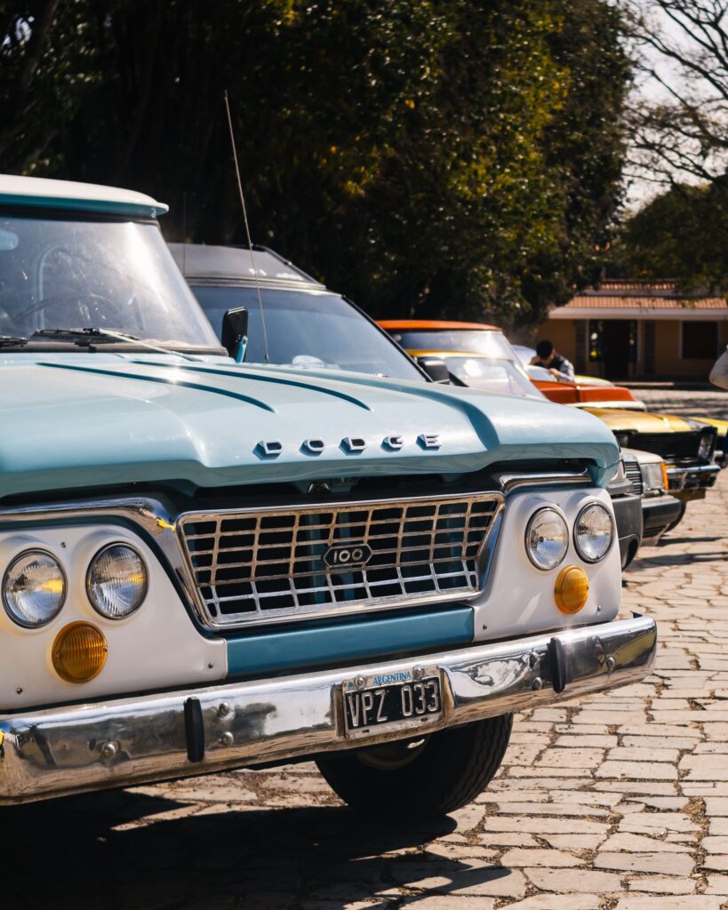 AVAR | Caravana de autos clásicos